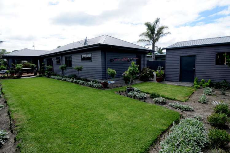 4 Pohutukawa Grove Lytton West_18
