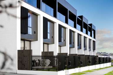 239 Flat Bush School Road_2