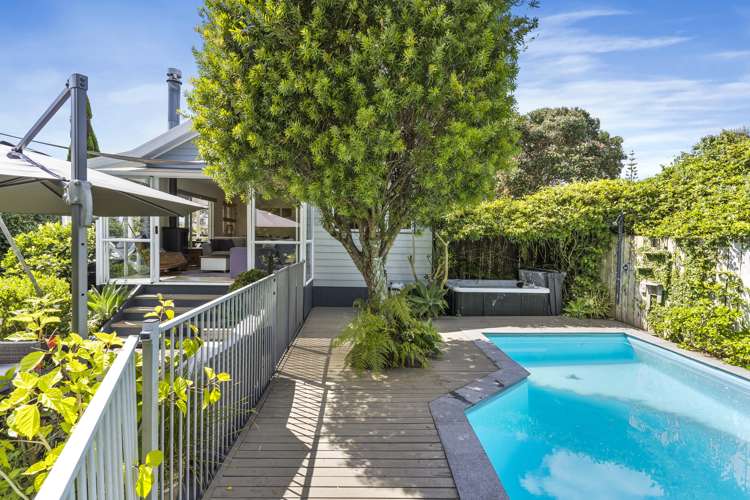 8 Maygrove Drive Orewa_34