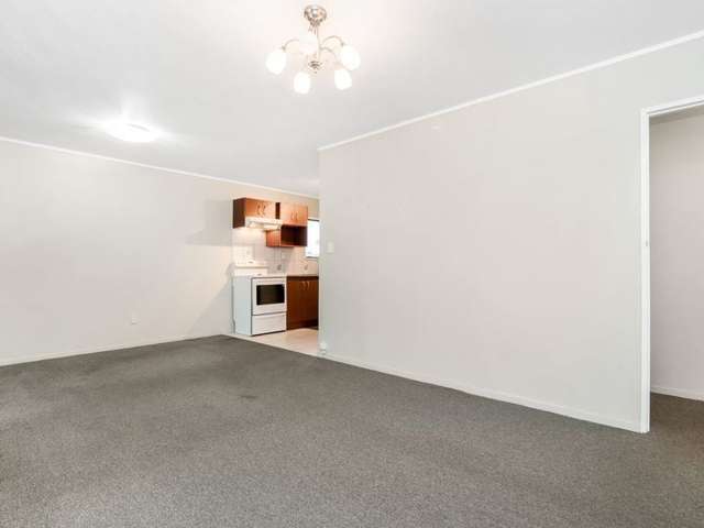 2/9 Maplesden Drive Clendon Park_3