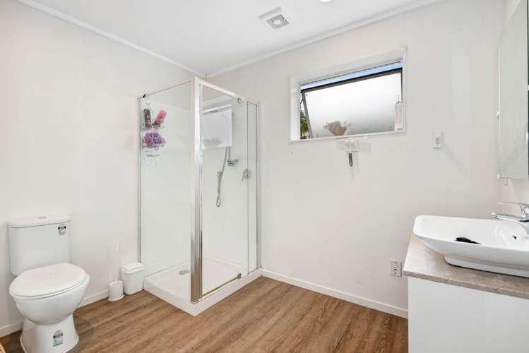 2/33F Springs Road_5