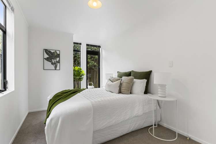 2/114 Landscape Road Mount Eden_12