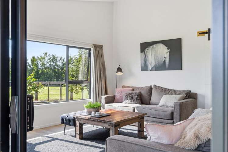 338 No 9 Road East Springdale_8