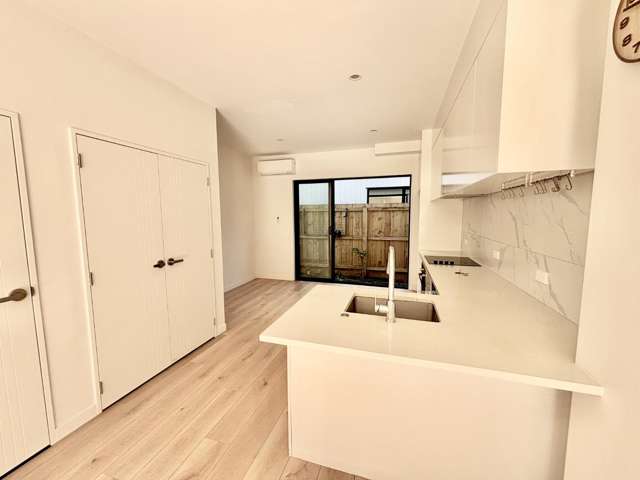 2/28 Smythe Rd Henderson_2