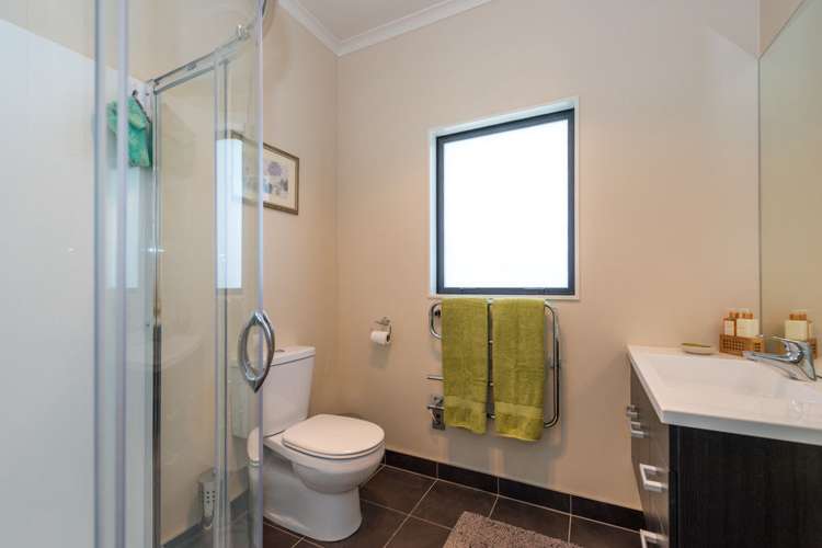 8 Sunningdale Drive Stoke_19