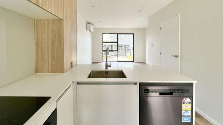 11/474 West Coast Road 1665_3