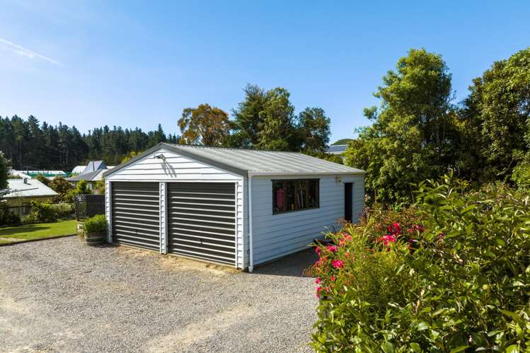 169 Waikawa Road Picton_21