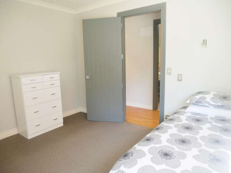 543 Harewood Rd Harewood_12