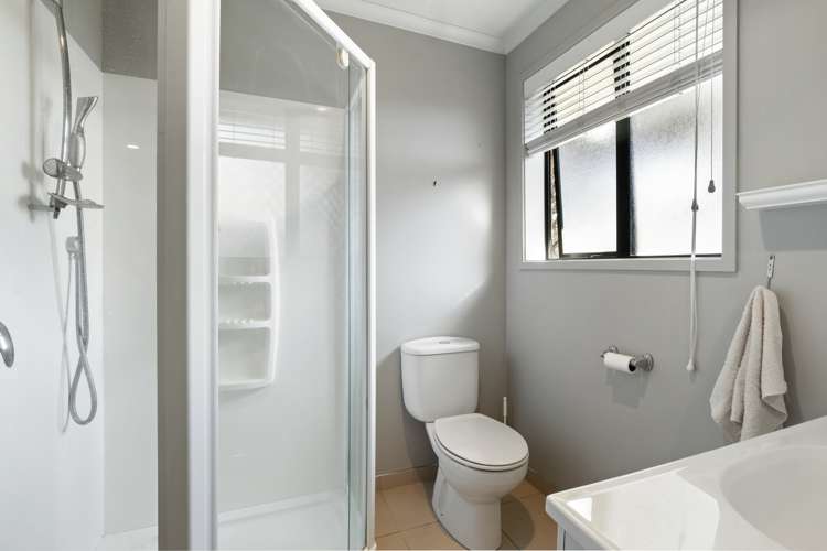 8 Logan Place Waiuku_11