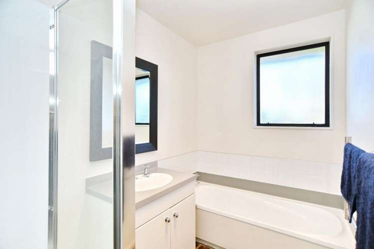 56a Achilles Street Burwood_16