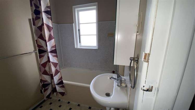 24 Masters Avenue 1076_5