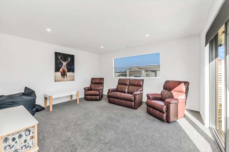 9 Lunn Crescent_3