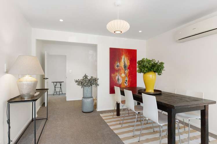 10 Esher Place Saint Martins_10