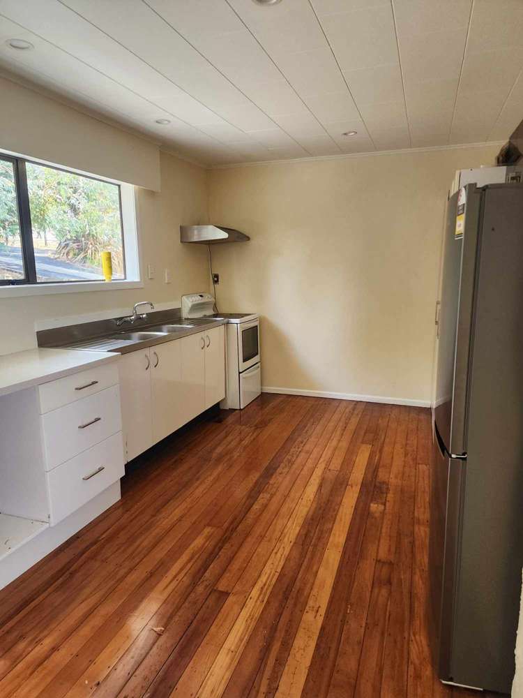 13 Martin Street Porirua East_4