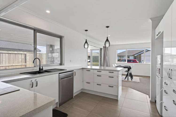 30 Kaurinui Crescent One Tree Point_12