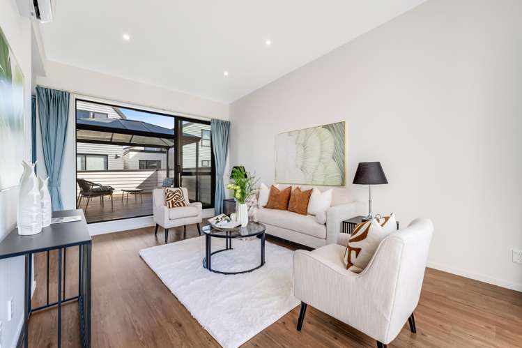 4 Te Whitinga Lane Flat Bush_6