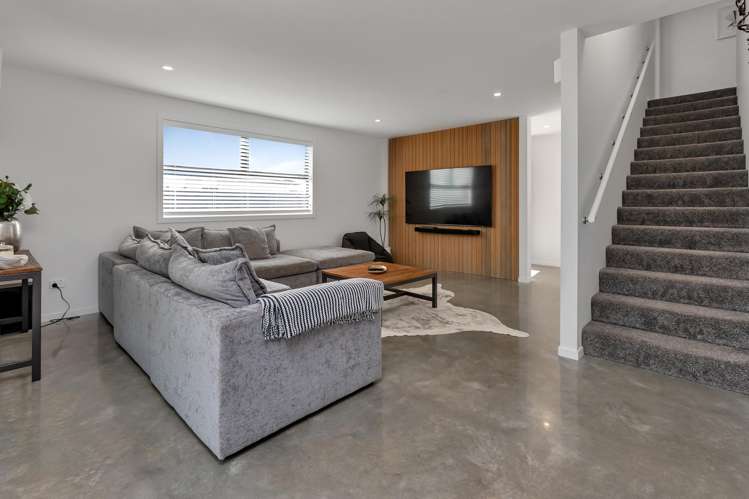 11 Olney Court One Tree Point_13