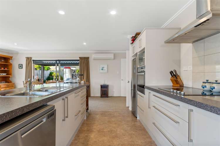 76 Covent Drive Stoke_18