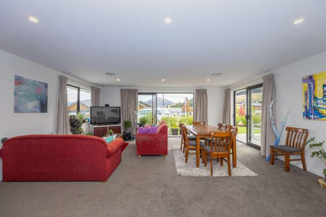 16 a & b Kereru Crescent Wanaka_2