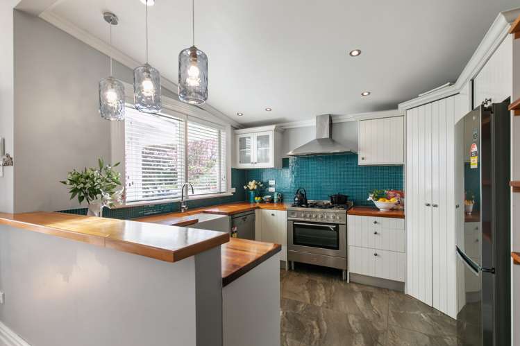 36 Ray Small Drive Papakura_9