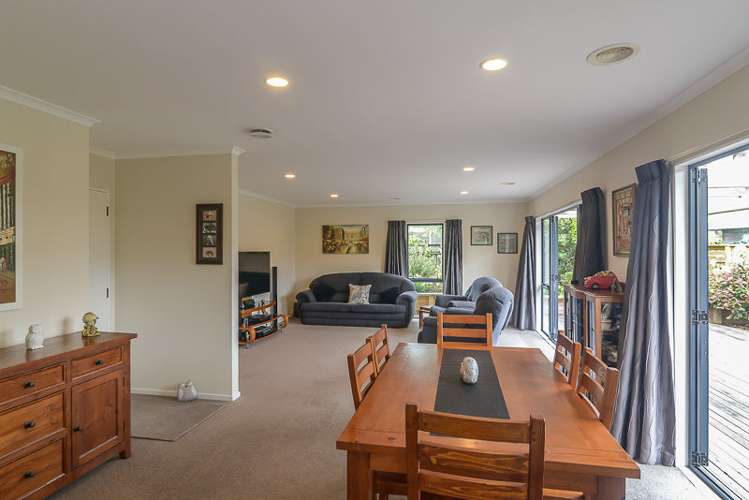 18 Robert Grove Paraparaumu_2