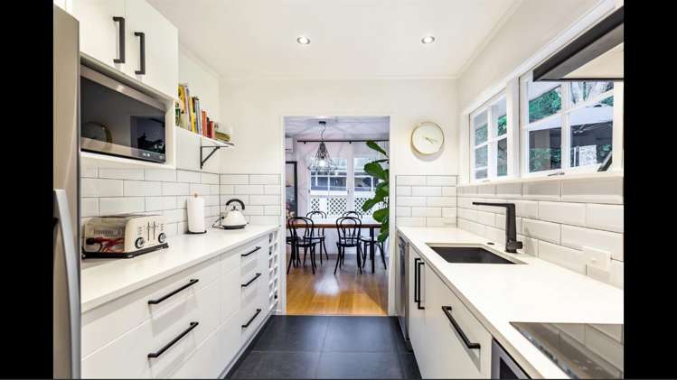 11 West Glade Crescent Birkenhead_9