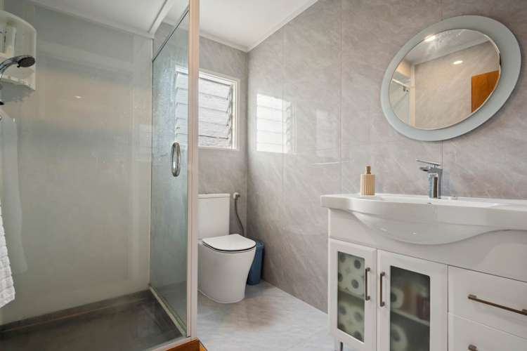 1/7 Dalmeny Close Murrays Bay_6