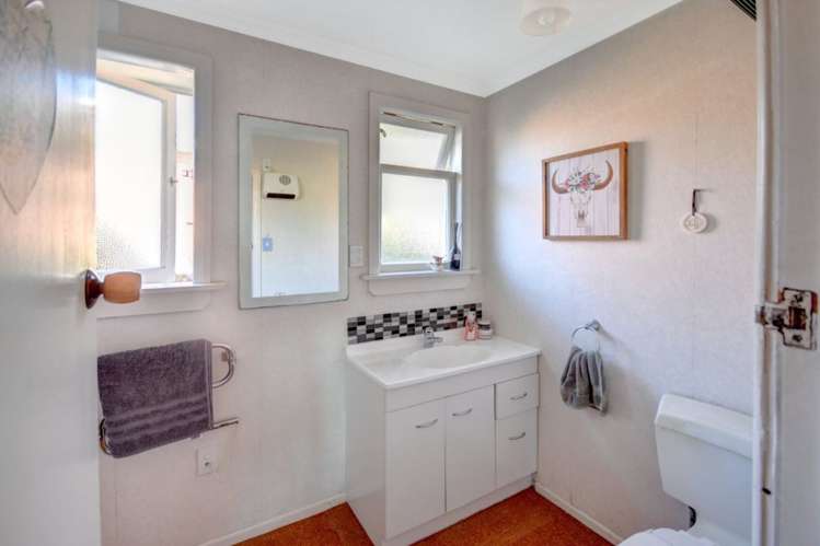 21 Elwyn Crescent Green Island_15