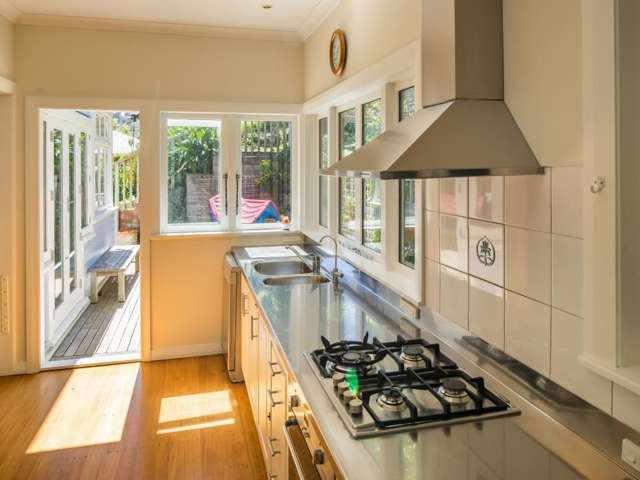 96 Totara Road Miramar_2