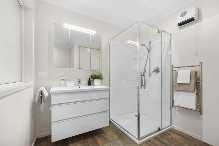 2/19 Seaview Avenue Northcote_13