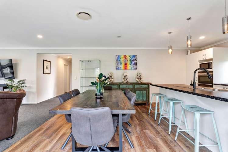 122 Pohutukawa Place Waiwhakaiho_4