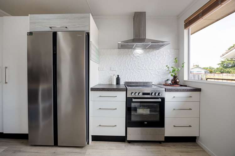 46 Elmwood Crescent Pukete_3