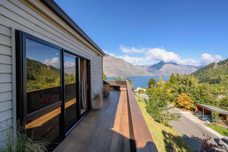 11b Mackinnon Terrace Fernhill/Sunshine Bay_5