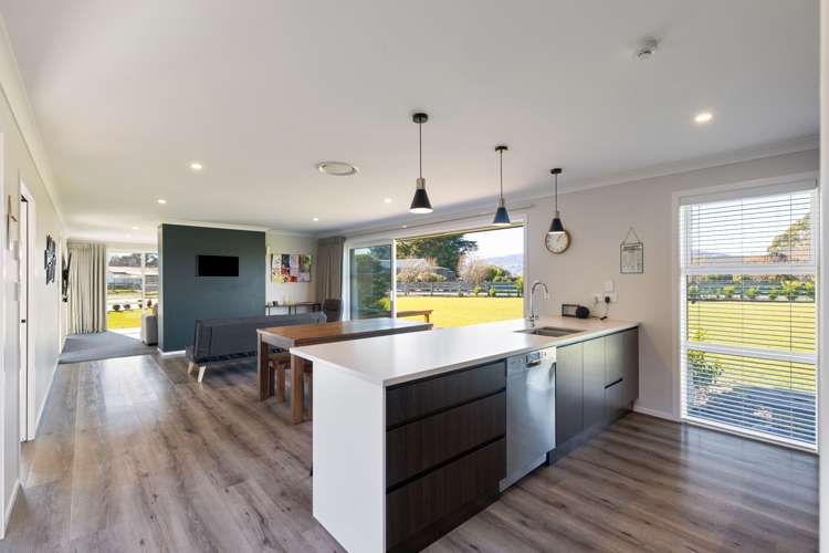 18 Ashgrove Lane Ashhurst_11