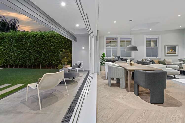 9 Shoal Bay Road Devonport_41