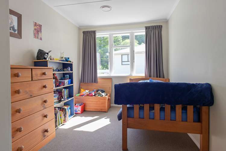 9 Greer Crescent Tawa_8