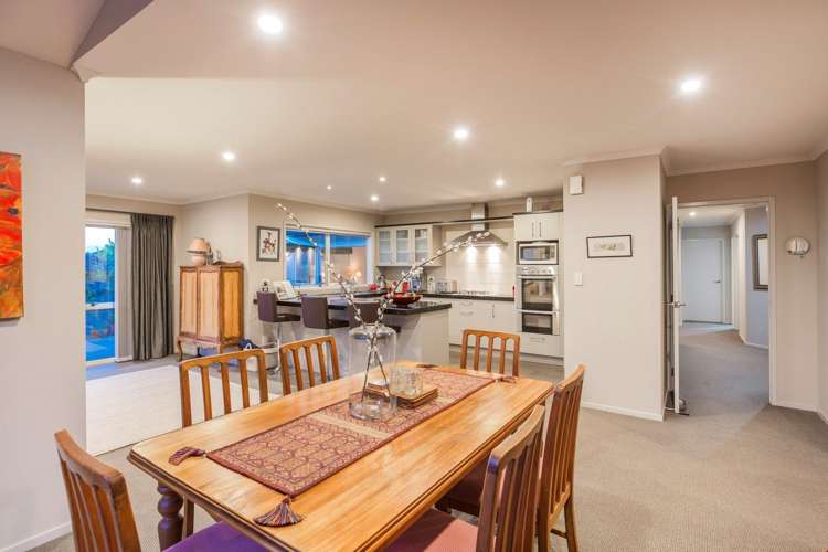 7 Kenley Heights Flat Bush_11