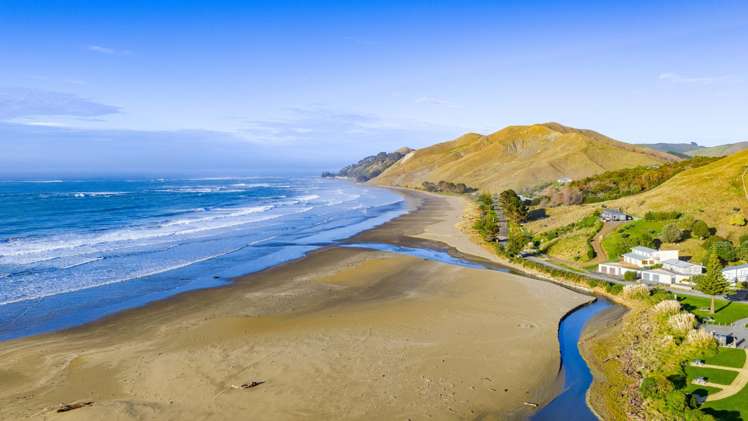 52 Punawaitai Road Pourerere_11