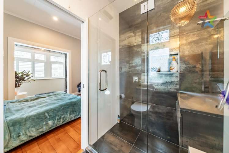 6 Wha Street Lyall Bay_22