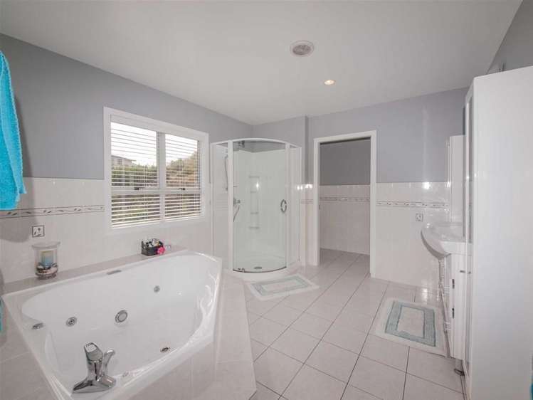 7 Didsbury Grove Churton Park_10