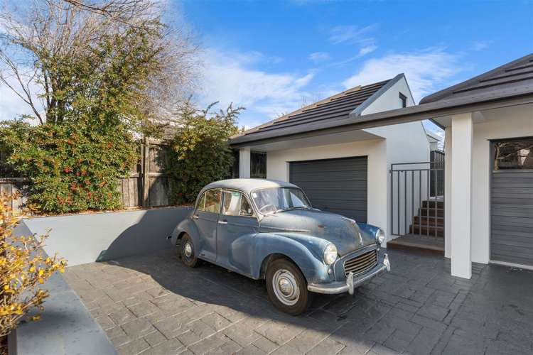 9 Travis Country Drive Burwood_36