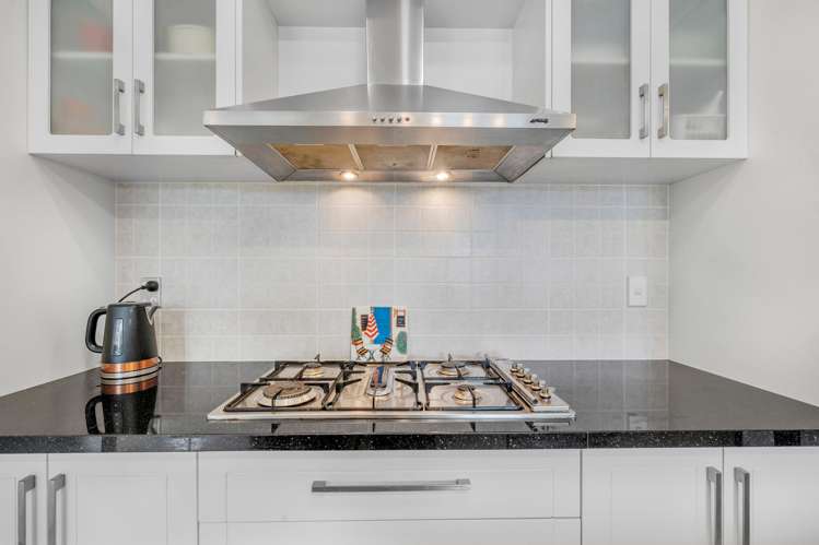 16 Leafield Crescent Henderson_18