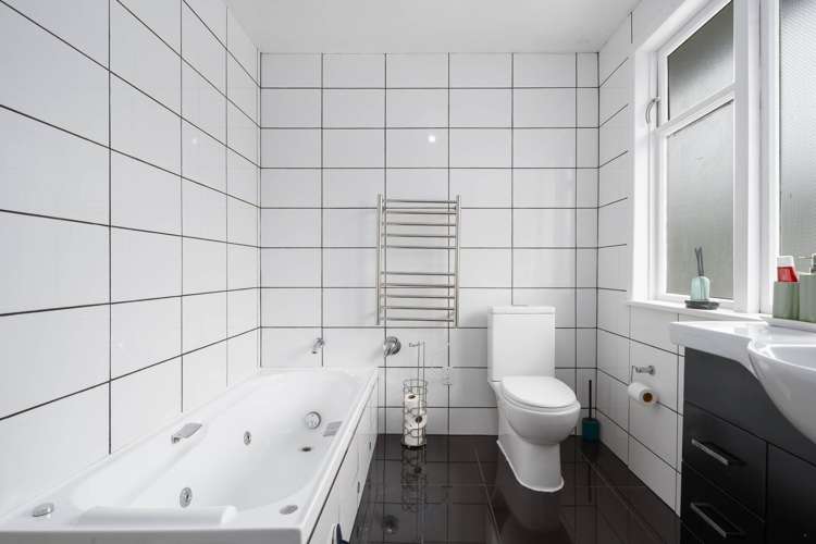 58 Leicester Street Cannons Creek_8