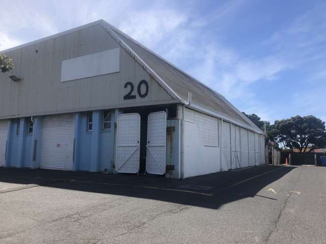 Lyall Bay warehouse, with 399sqm of secure yard