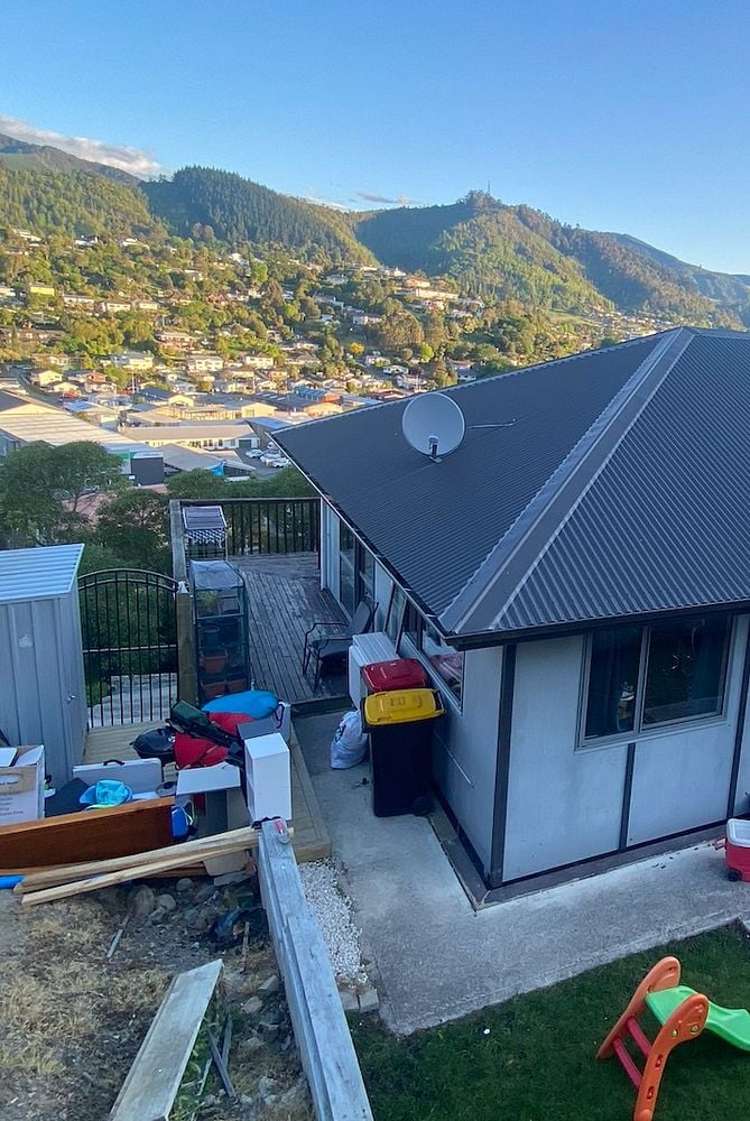 5 Carleton Place Toi Toi_5