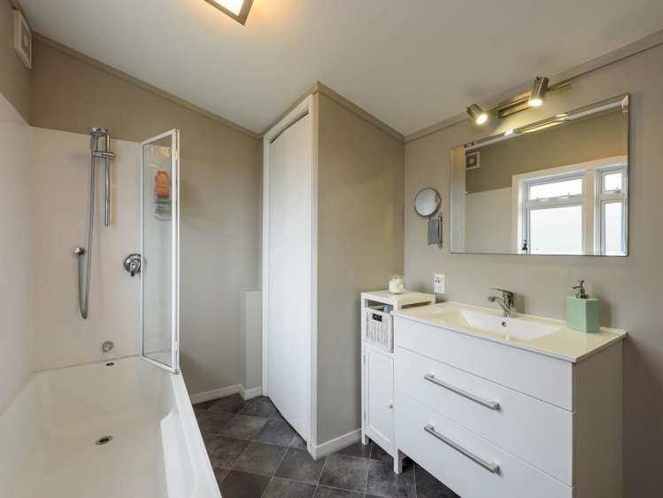 8 Orleans Street Ngaio_10