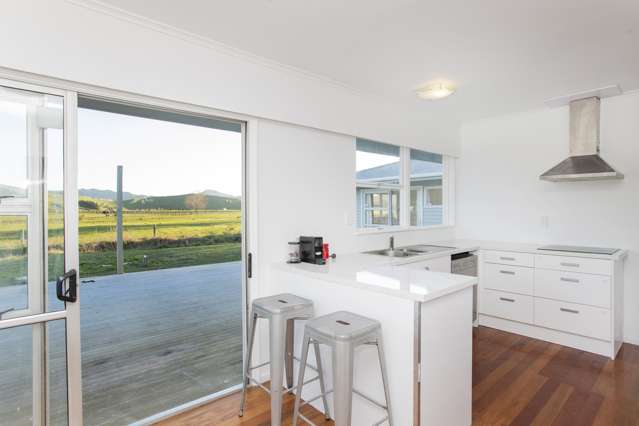 38 Main Road Tolaga Bay_4