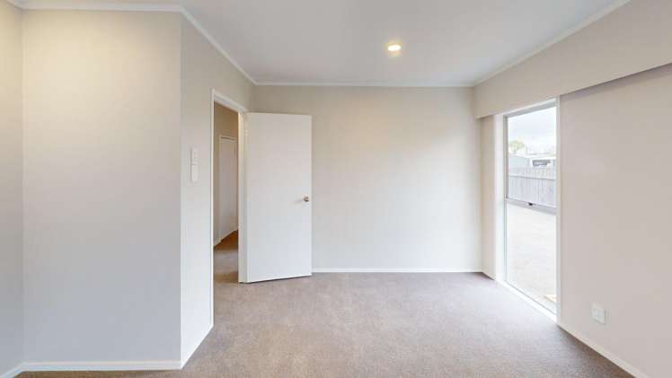 2/38a ( Front house ) Clapham Street 1226_8