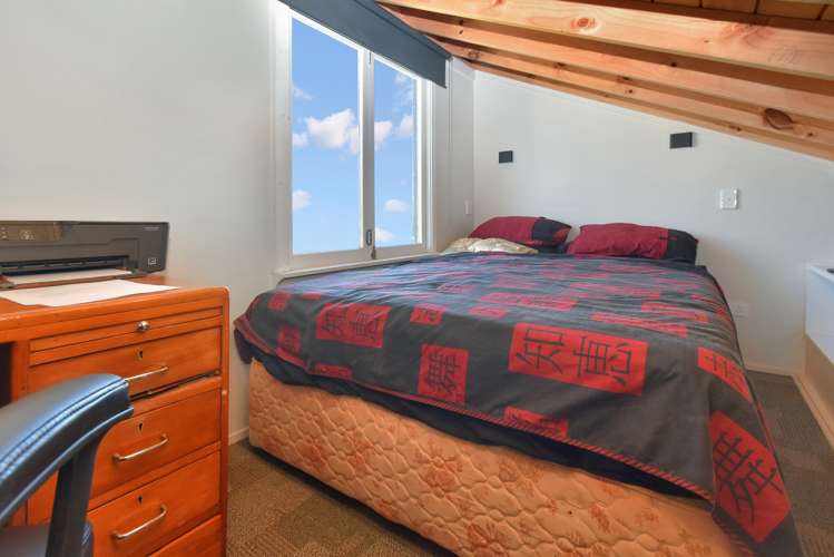 8 Hobsonville Road West Harbour_17