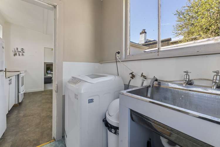 37 Blacks Road North East Valley_11